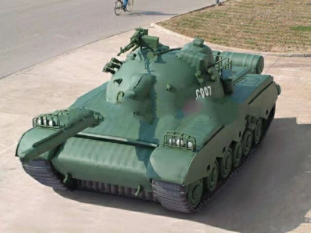 广西充气坦克战车